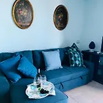 Maison Blue *