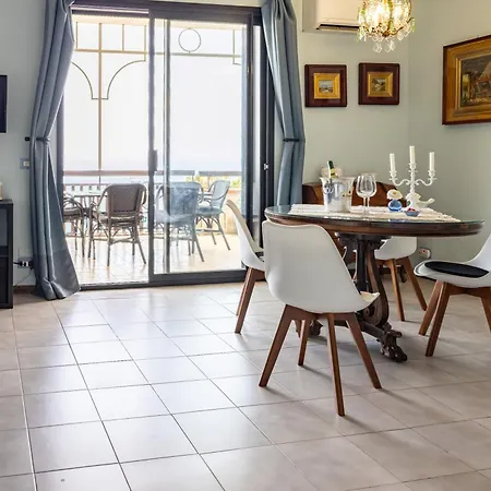 Maison Blue Apartment