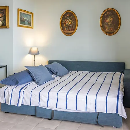 Maison Blue *